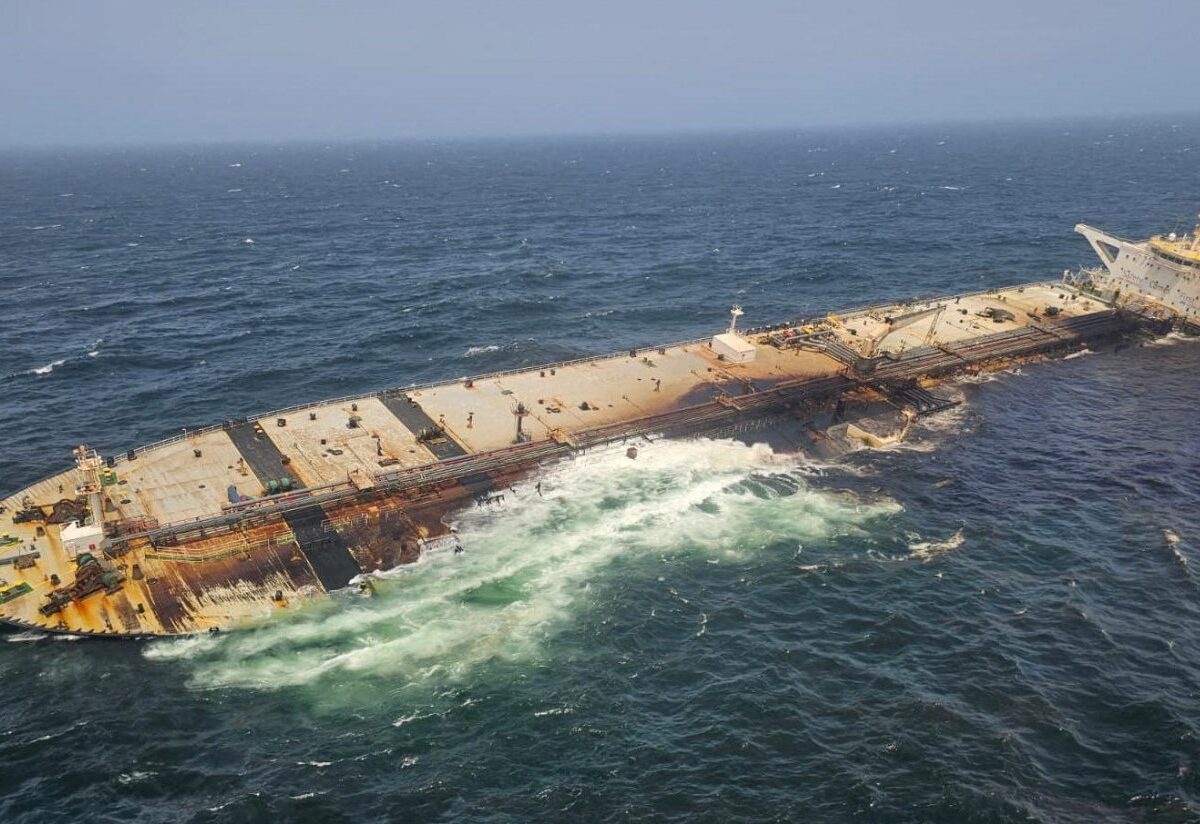 Satellite imagery shows the oil slick spreading from the grounded tanker Caroline Bezengi off Oman's southern coast, August 2026. Oman puts the affected area at around 400 km². Independent analysis of satellite images puts it above 2,000 km²