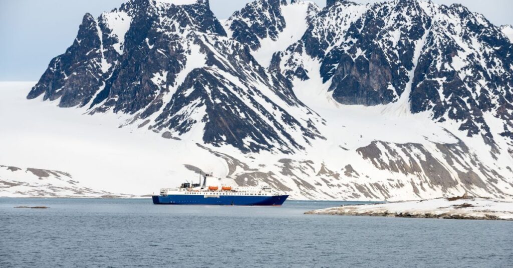 arctic shipping route